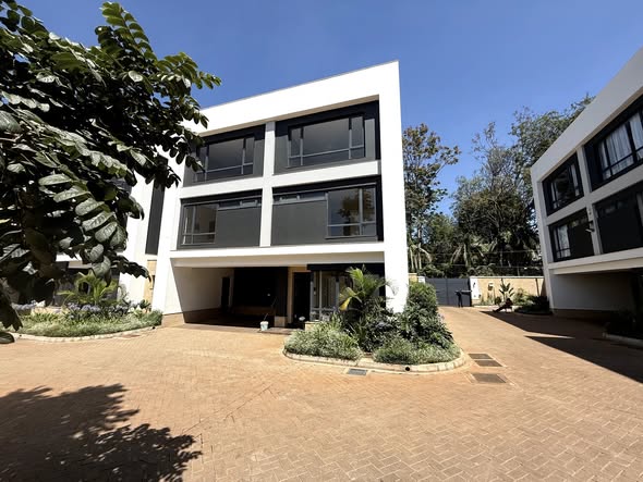 Exquisite 5-Bedroom Plus DSQ Contemporary Townhouse for Sale  in Kyuna , Westlands