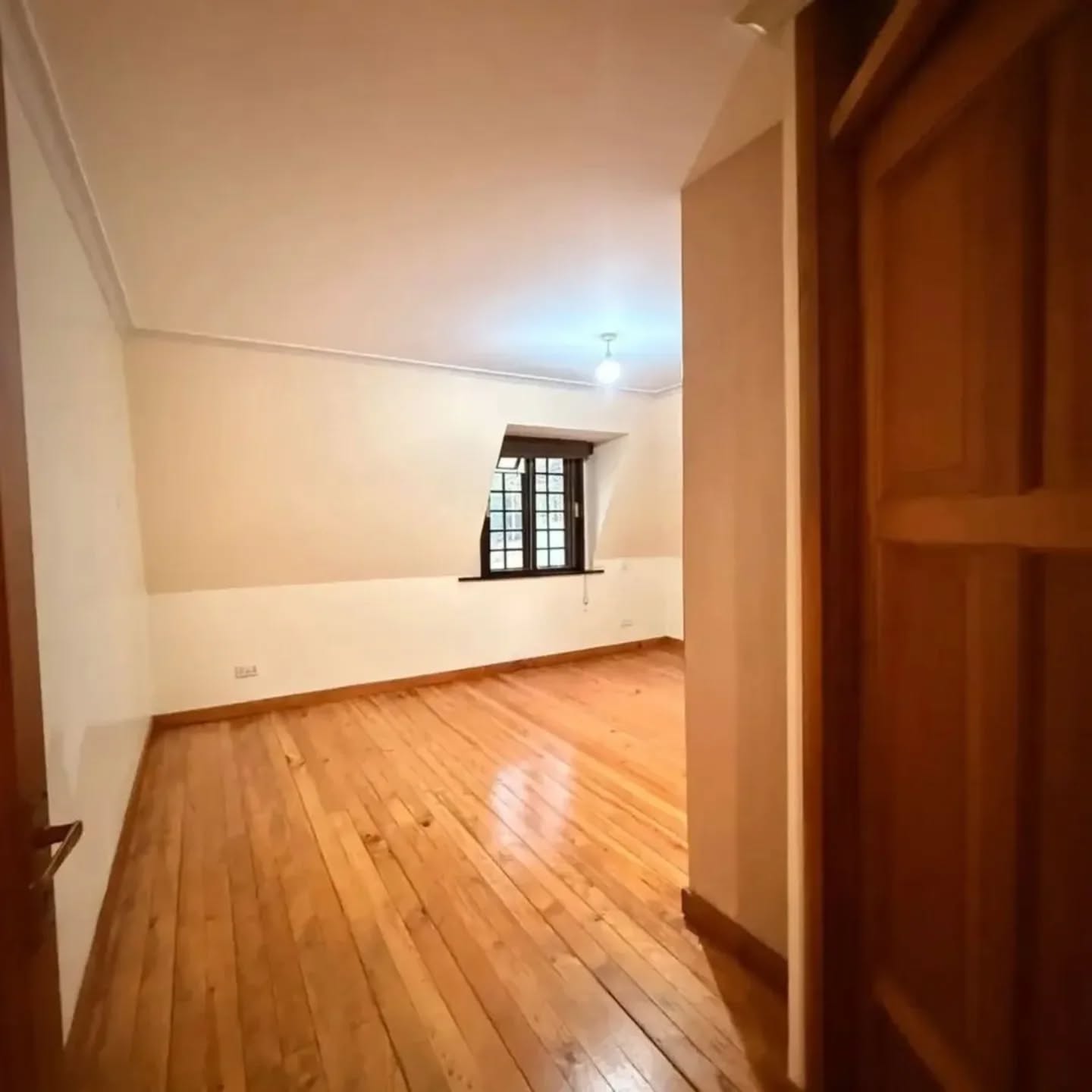 Exquisite 7-Bedroom Maisonette British-Style Estate For Sale in Runda Image