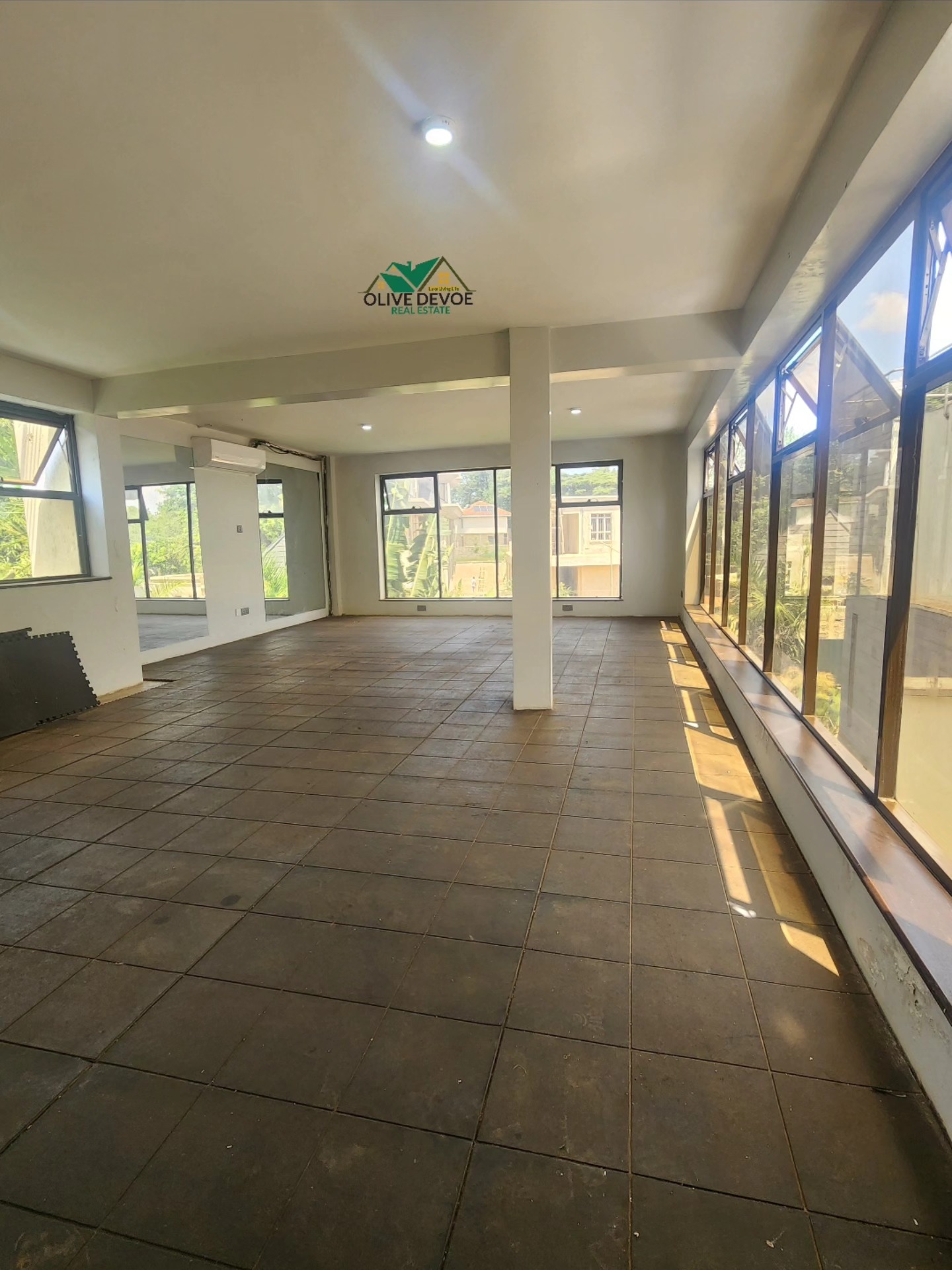 Exquisite and modern 5 bedroom villa to let in Runda Image