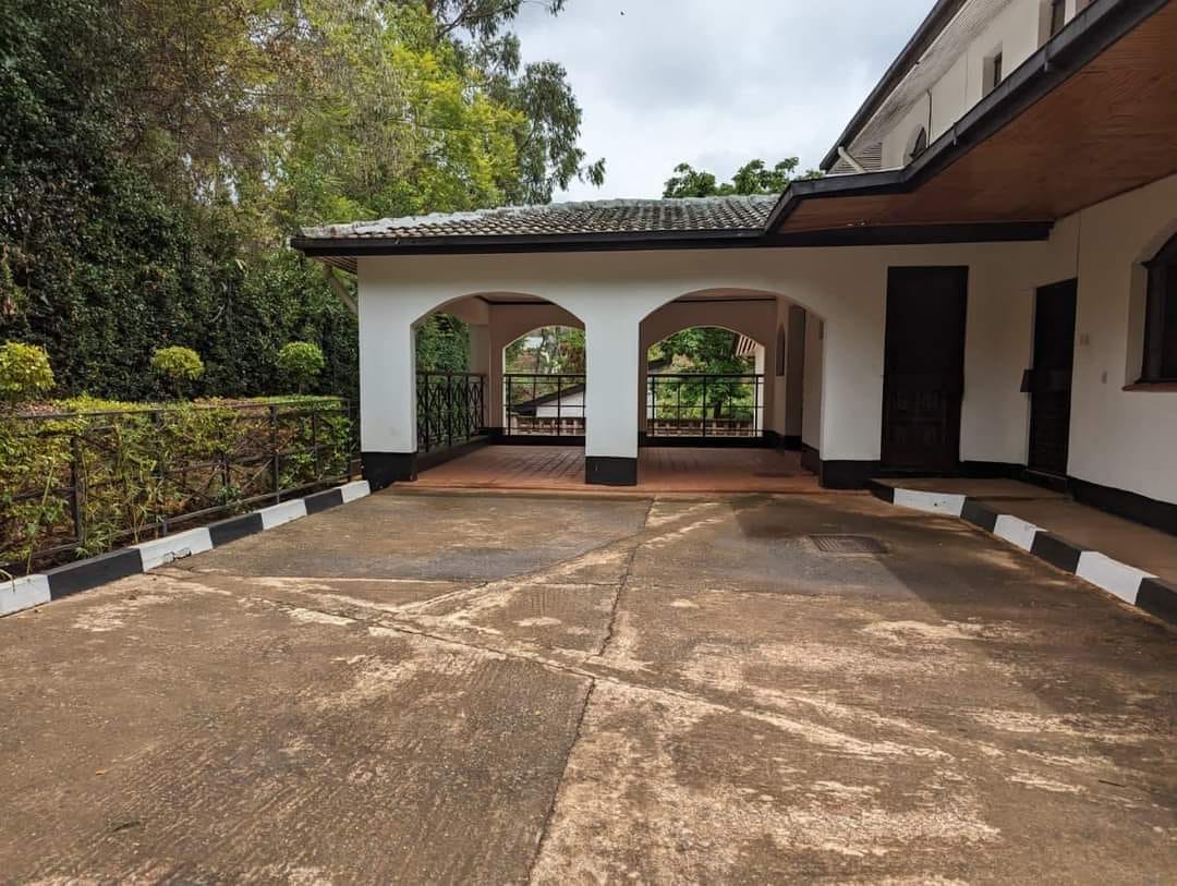 Five bedroom spacious commercial maisonette to let in Old Kitisuru