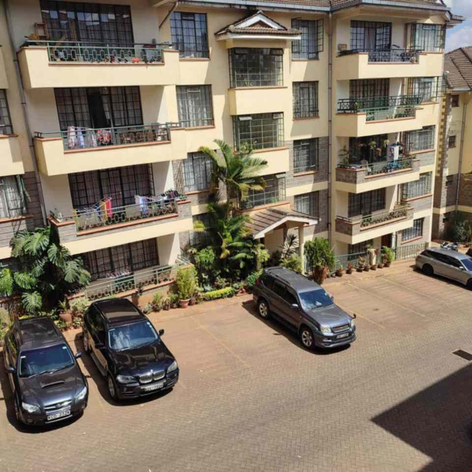 3 bedroom apartment for rent in Lavington mbaazi avenue