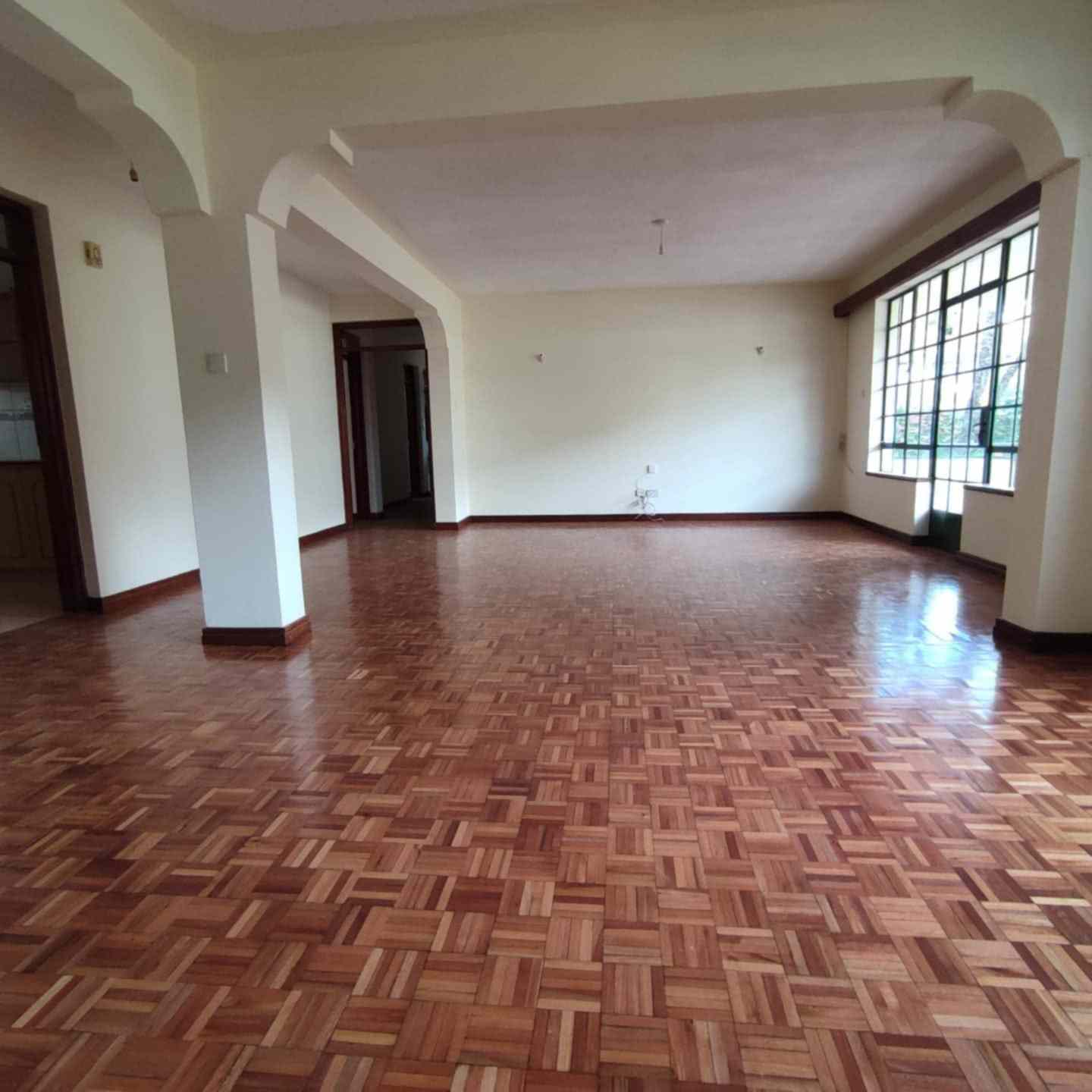 3 bedroom apartment in Lavington mbaazi avenue for rent