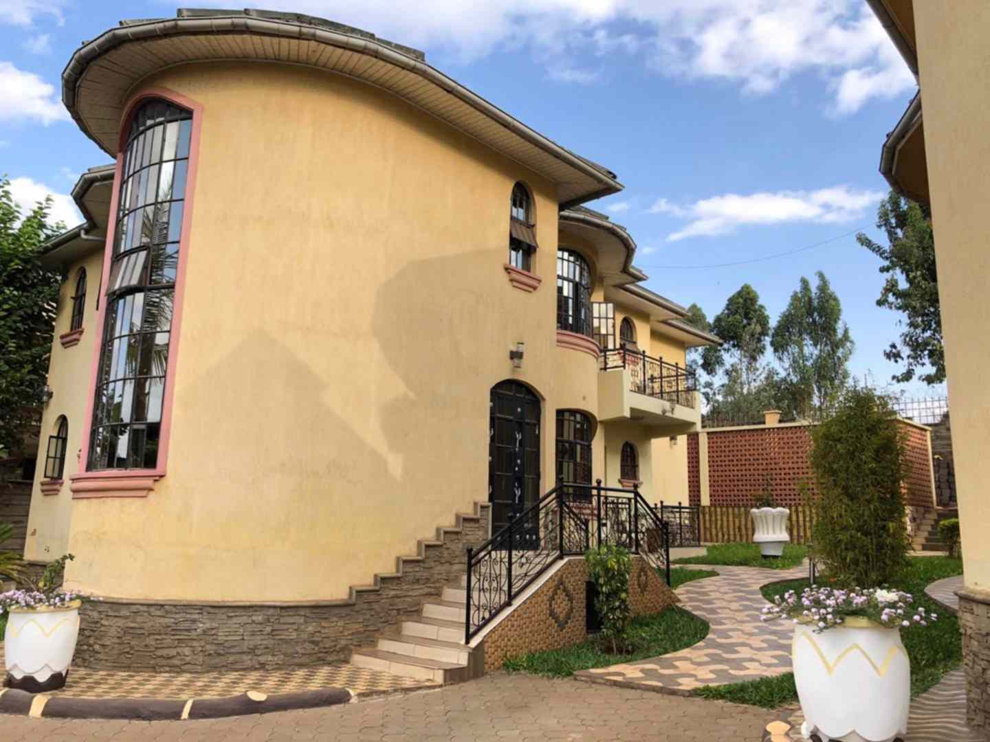 3 bedroom apartment to let in Muthaiga