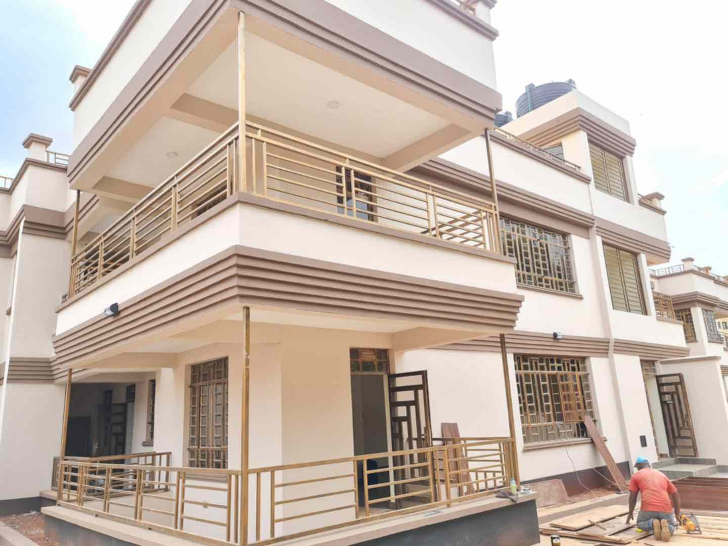 3 bedroom apartment to let in Thome Estate