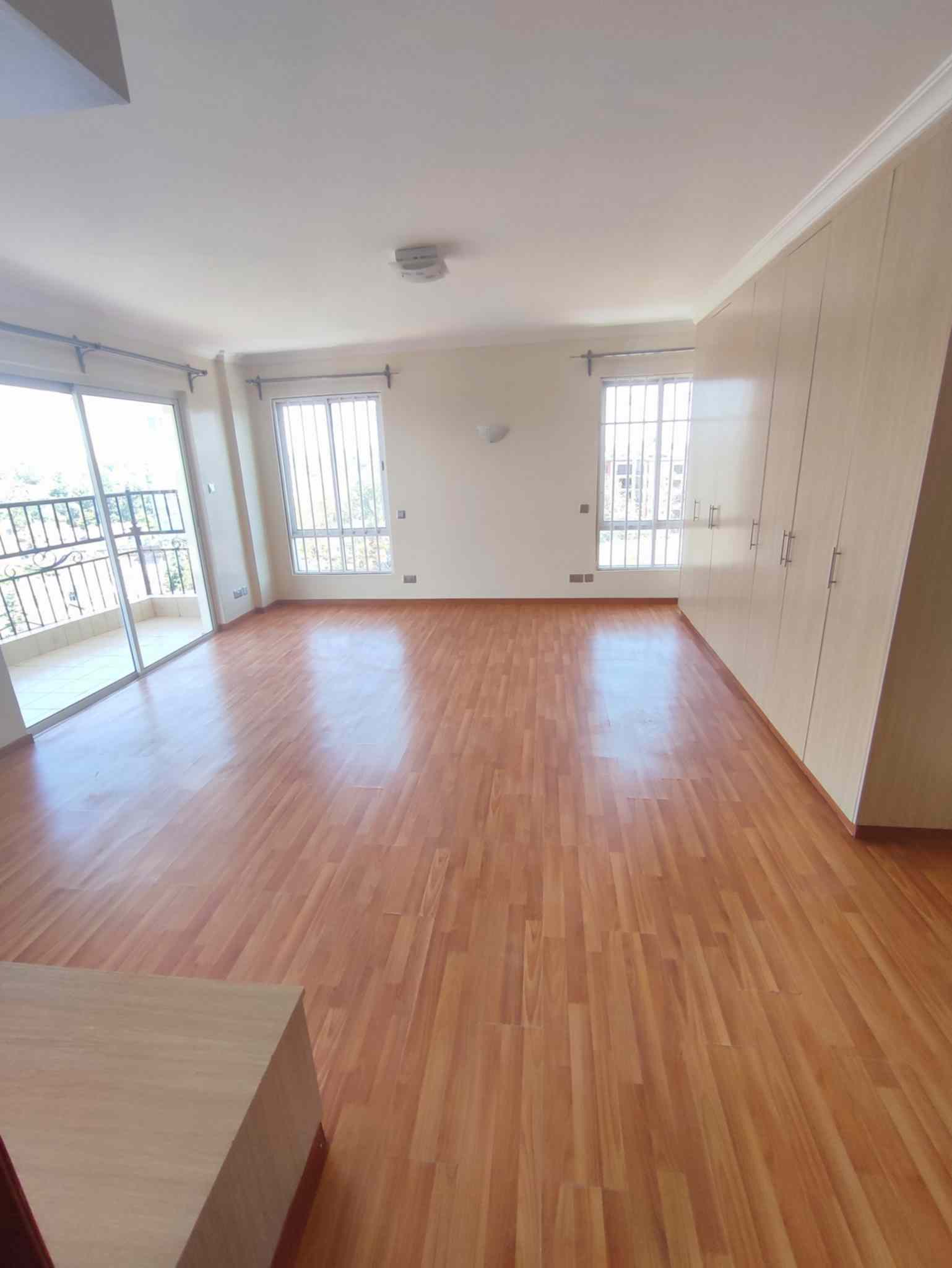 3 bedroom apartment with dsq for rent in Kileleshwa