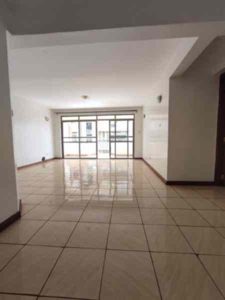 3 bedroom apartment with dsq for rent in Lavington