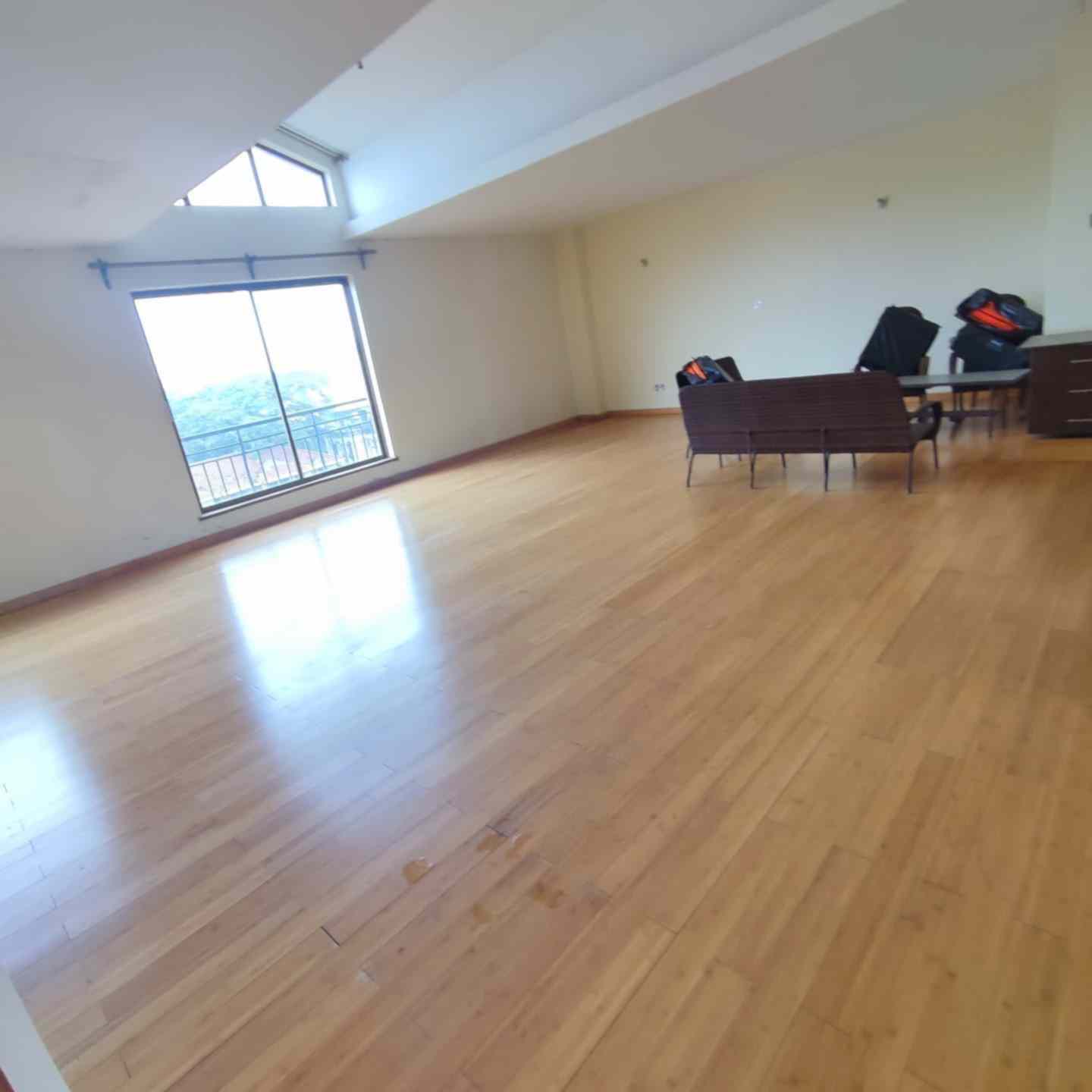 5 bedroom apartment for rent in Lavington Riara road