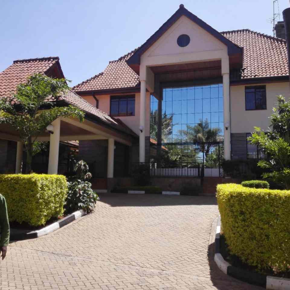 Five bedroom villa to let in Lavington Estate