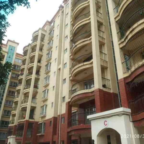 Lavington Valley Arcade 3 bedroom flat for sale or rent