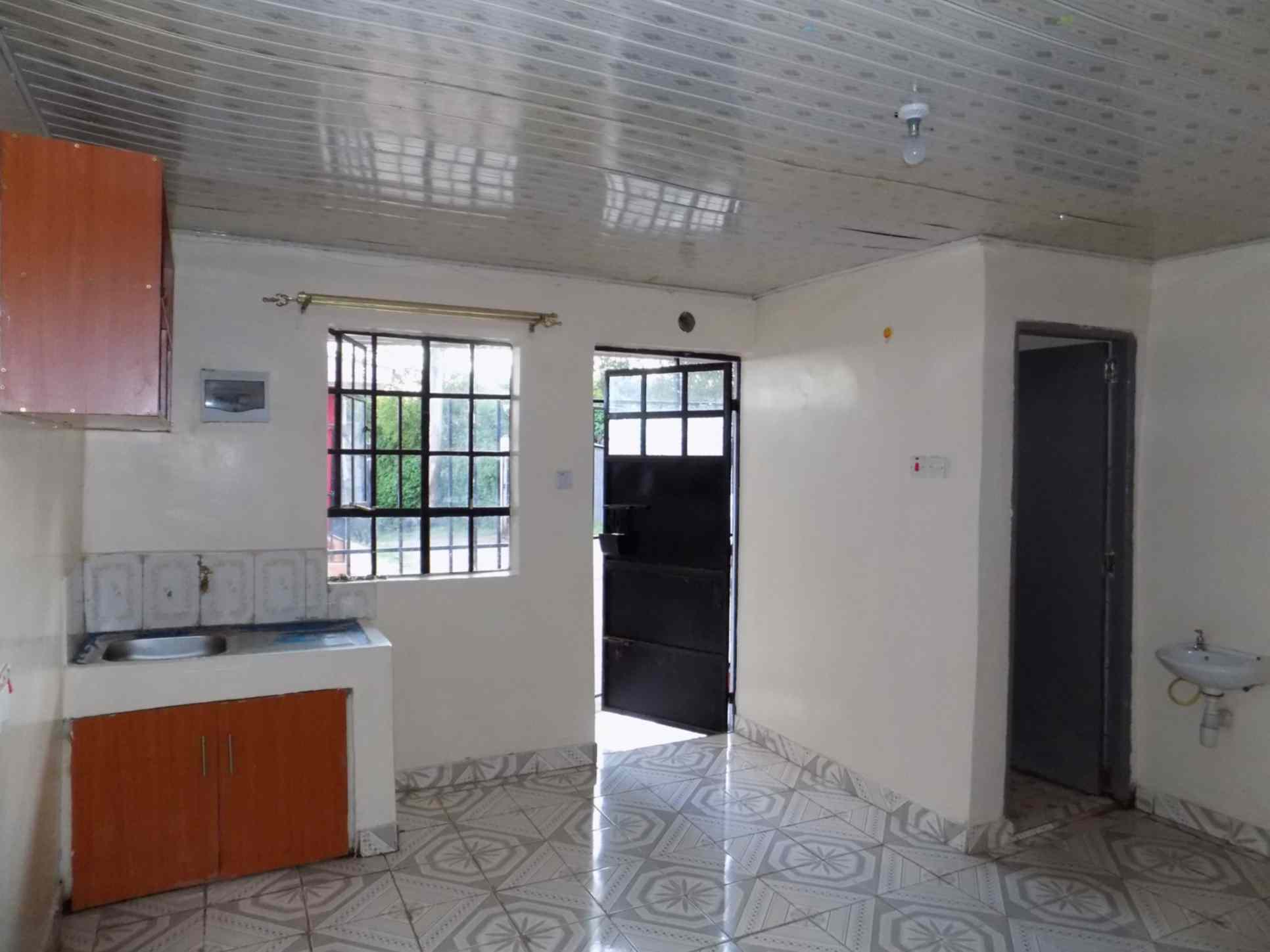 Spacious bedsitter to let along naivasha raod at ILRI