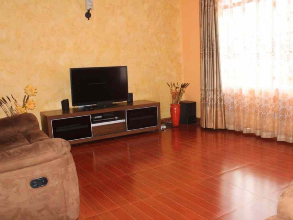 Three bedroom to let in Muthiga