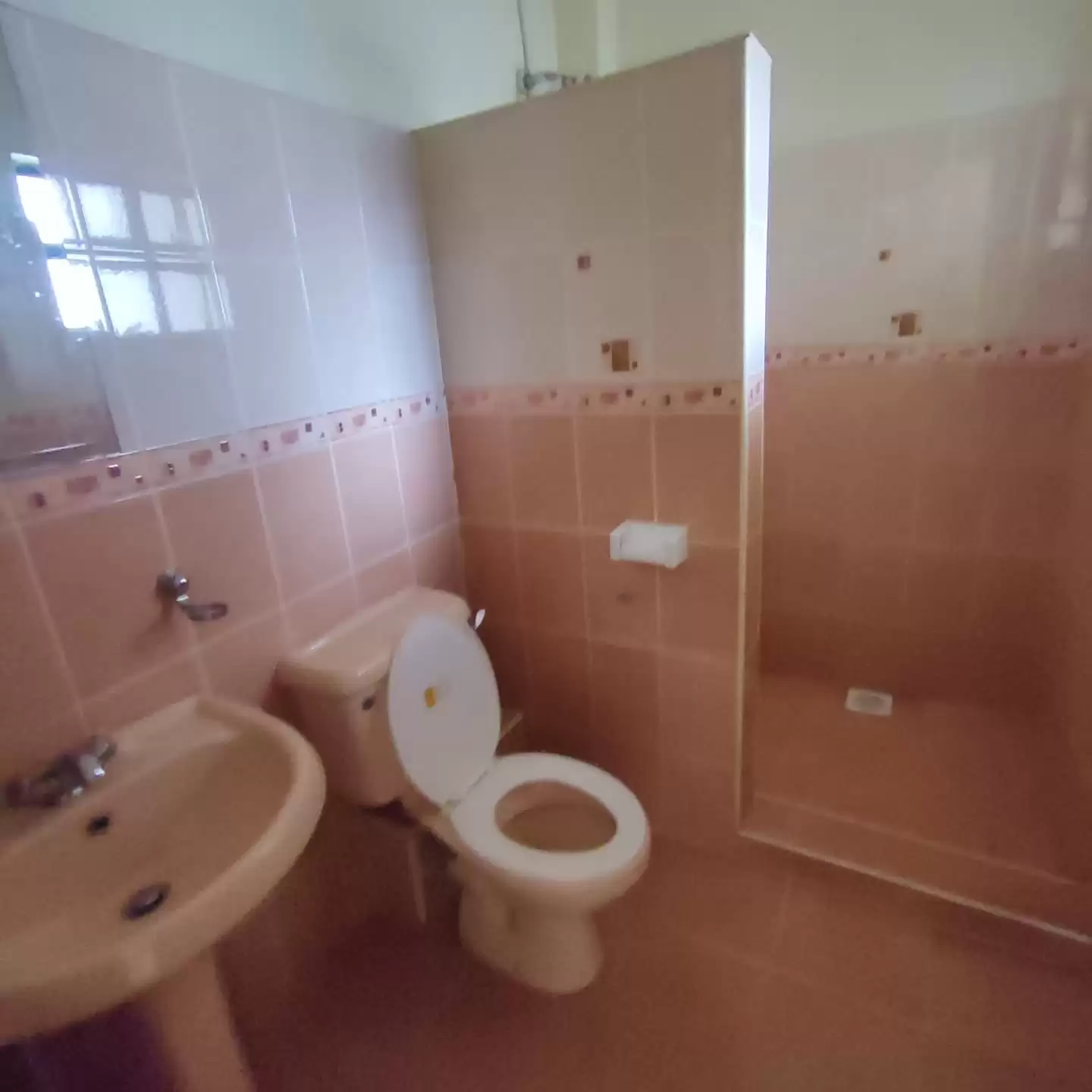 2 bedroom apartment for rent in Kileleshwa Image