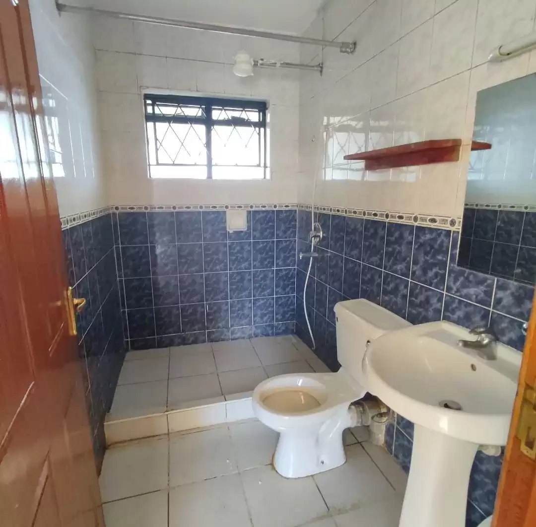 2 bedroom apartment for rent in Lavingto Image