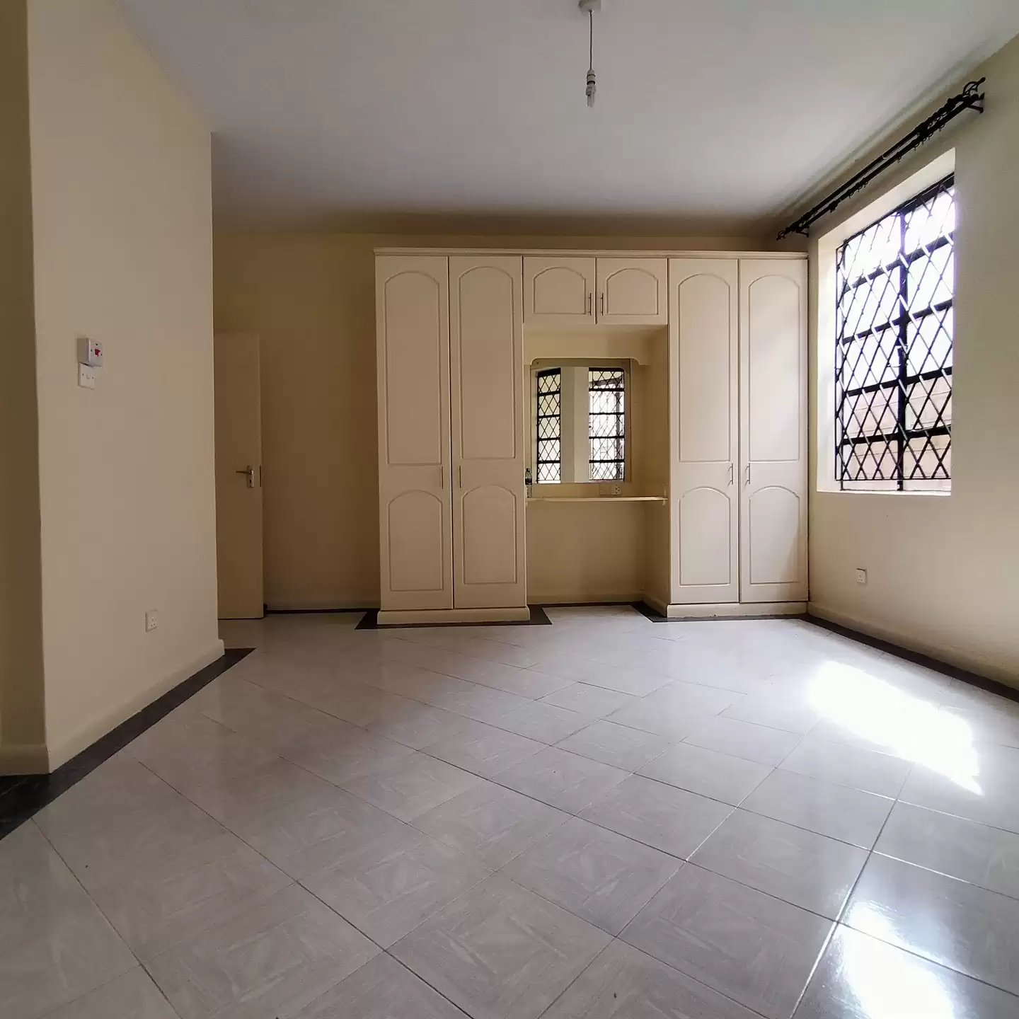 2 bedroom apartment for sale in Lavington Image