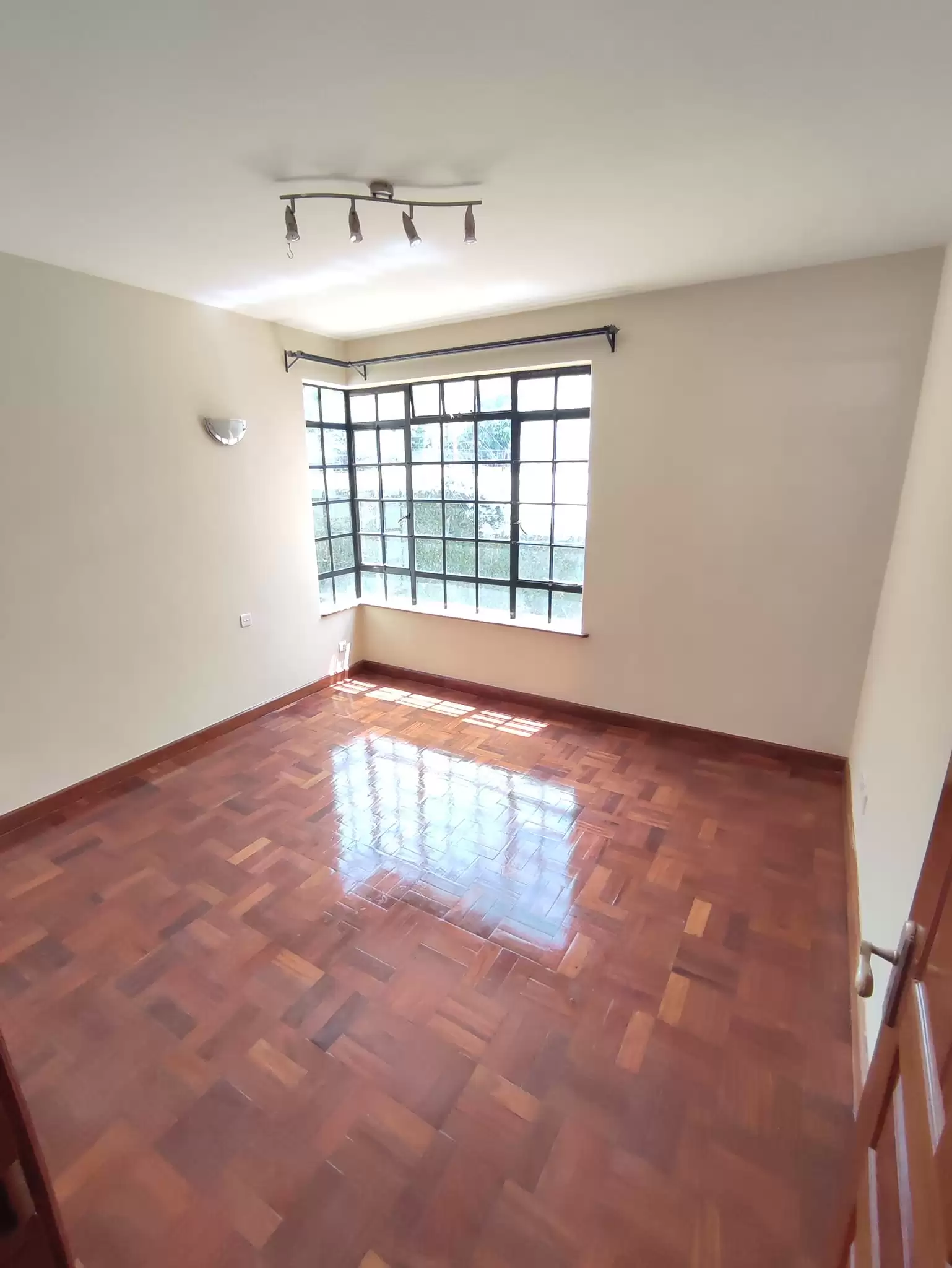 2 bedroom apartment for sale or rent in Riverside drive Image