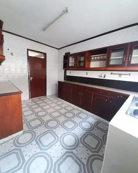 3 bedroom apartment for rent in Kileleshwa Image