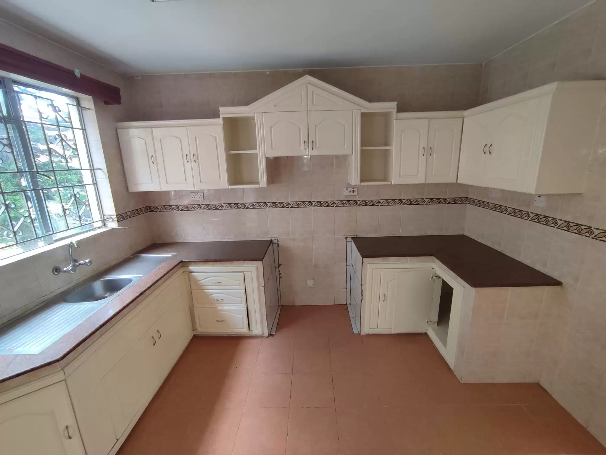 3 bedroom apartment for rent in Kilimani near Yaya Centre Image