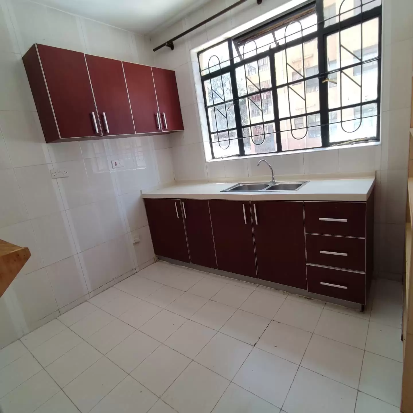 3 bedroom apartment for rent in Lavington Valley Arcade Image