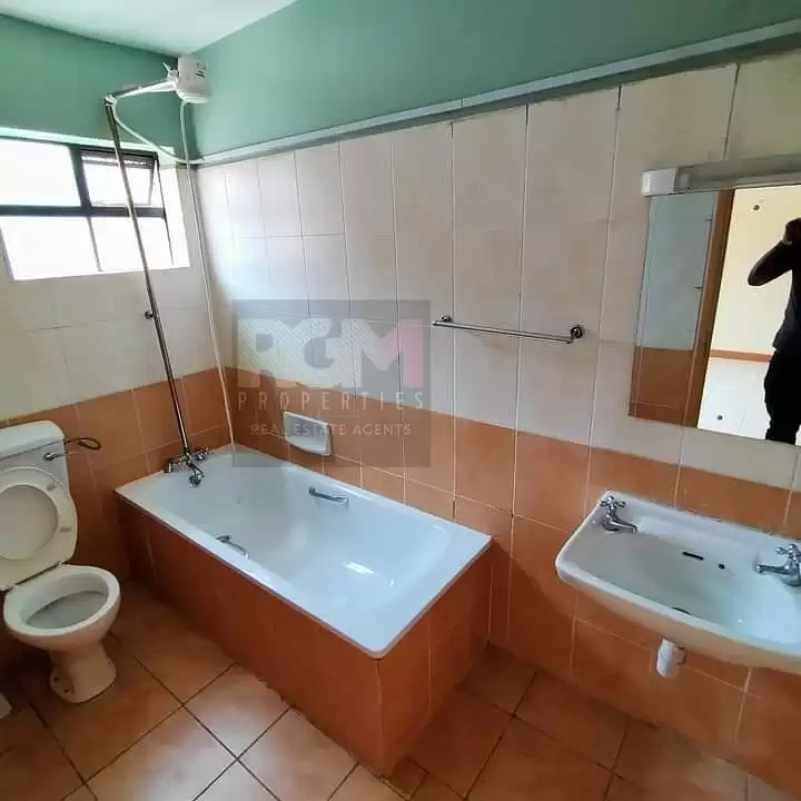 3 bedroom apartment for rent in Madaraka Image