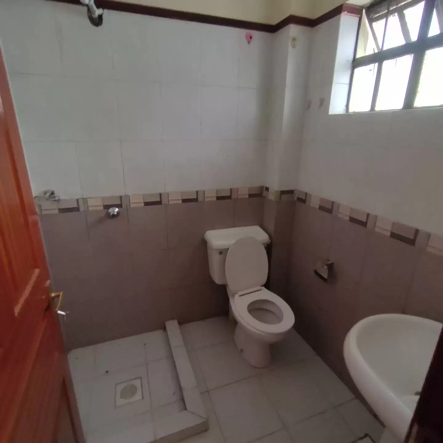 3 bedroom apartment for rent with dsq in Kileleshwa Image