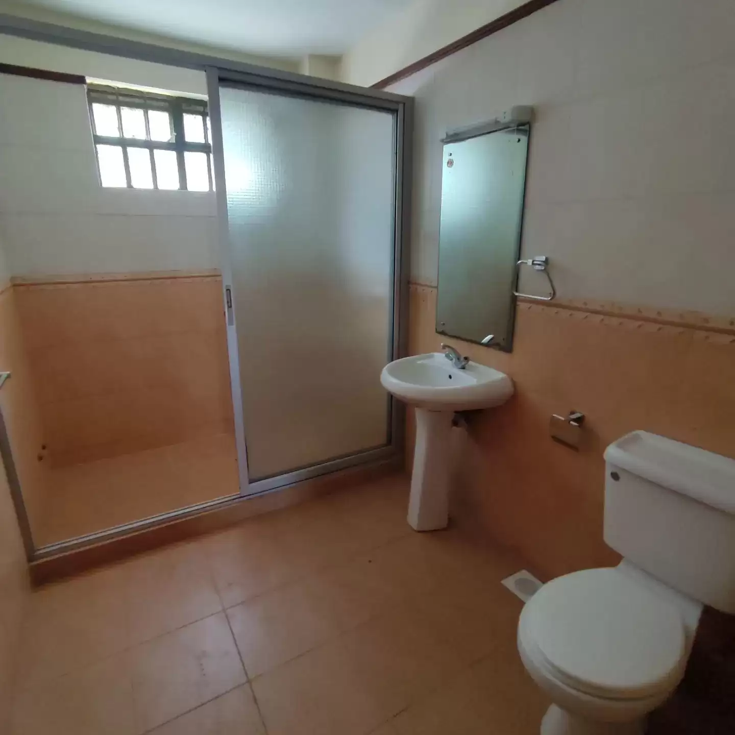 3 bedroom apartment for rent with dsq in Kileleshwa Image