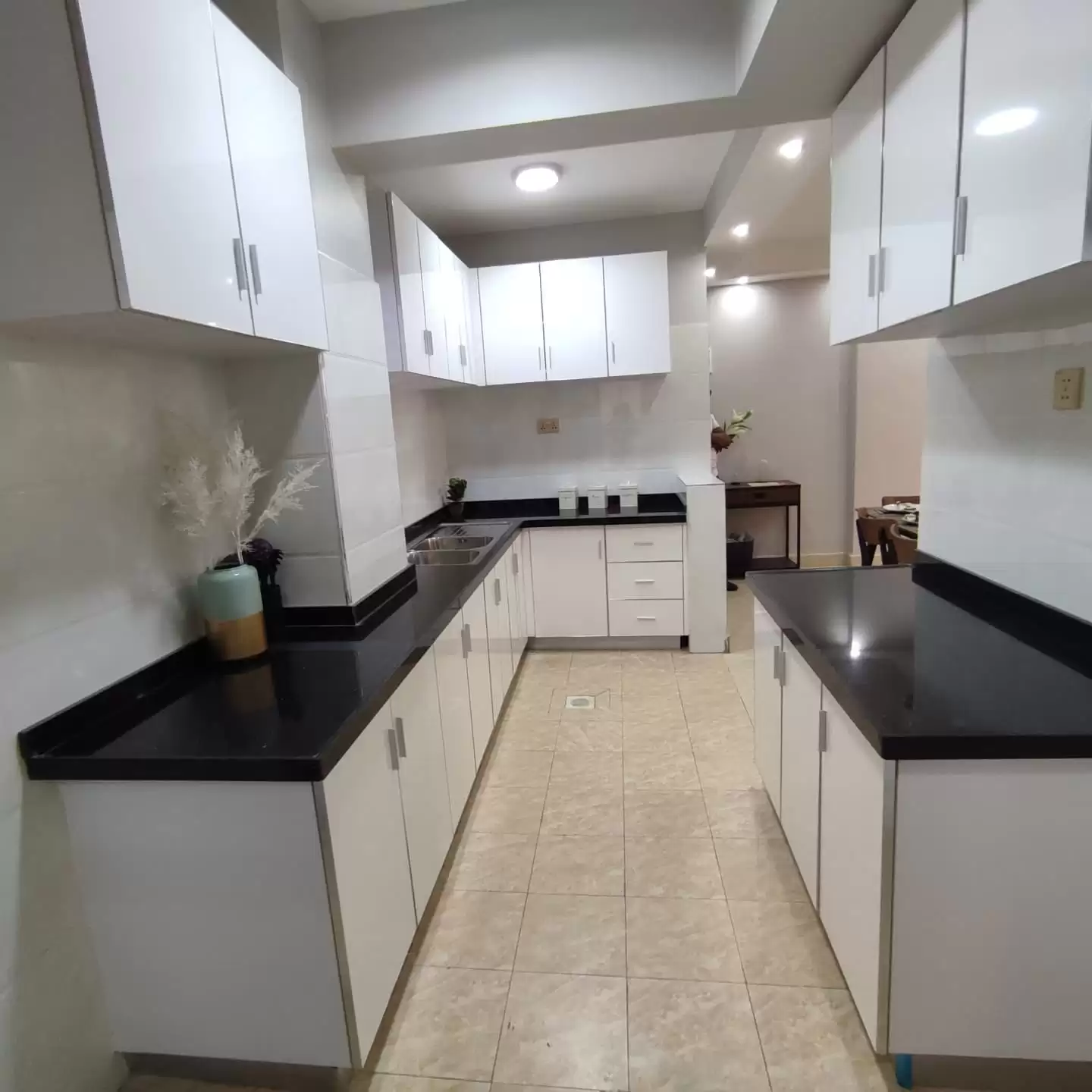 3 bedroom apartment for sale in Kileleshwa Laikipia road Image