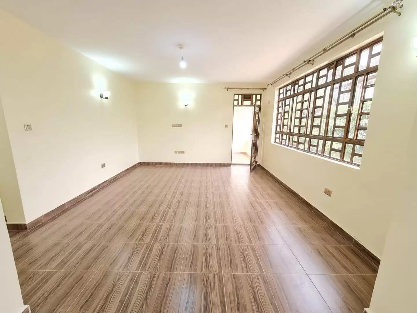 3 bedroom apartment to let in Thome Estate Image