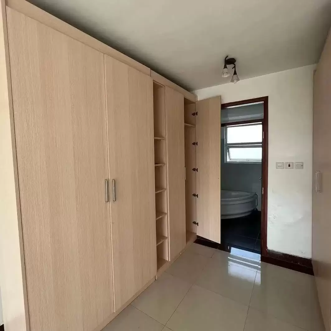 3 bedroom apartment with dsq for rent in Kileleshwa Image