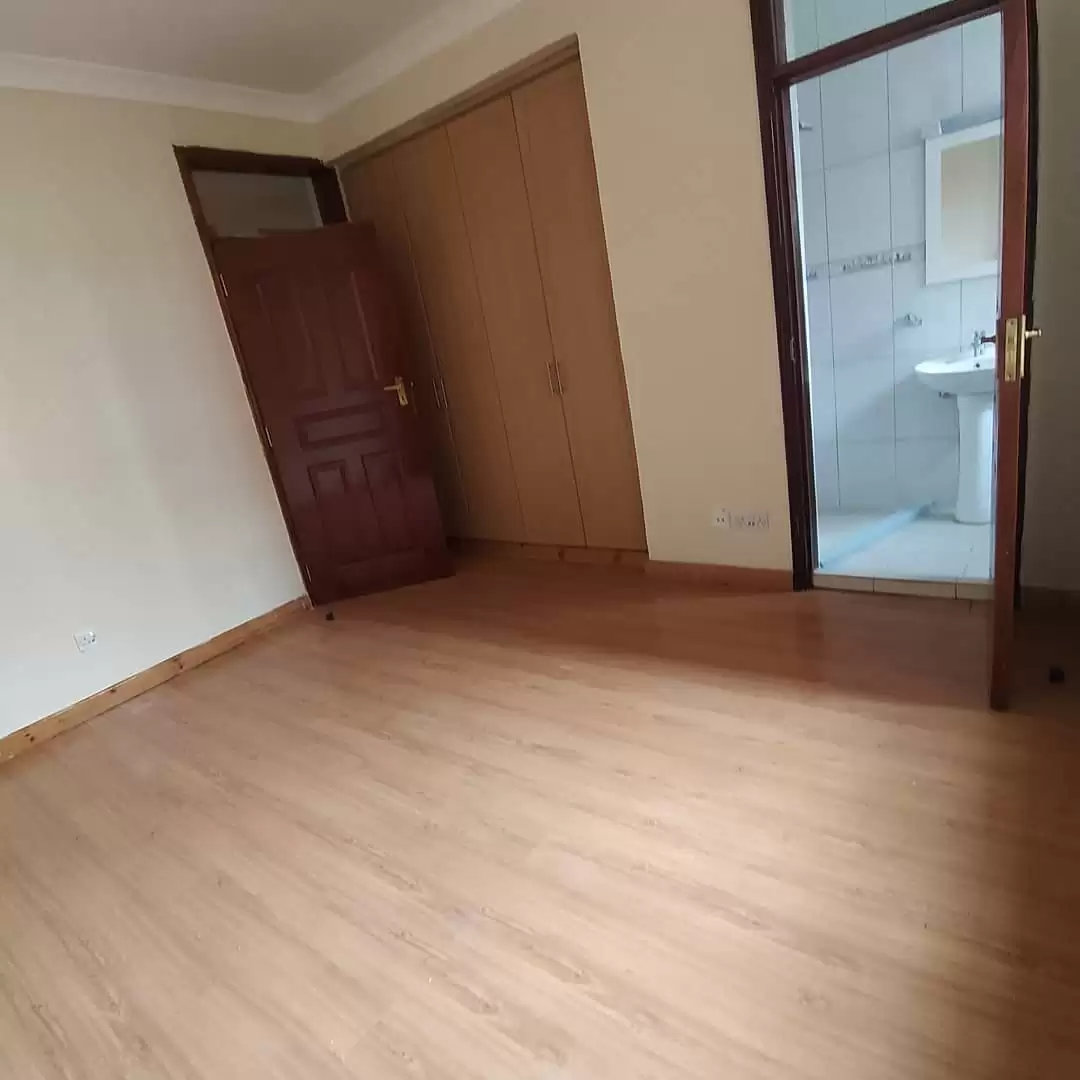 3 bedroom apartment with dsq for rent in Kileleshwa Image