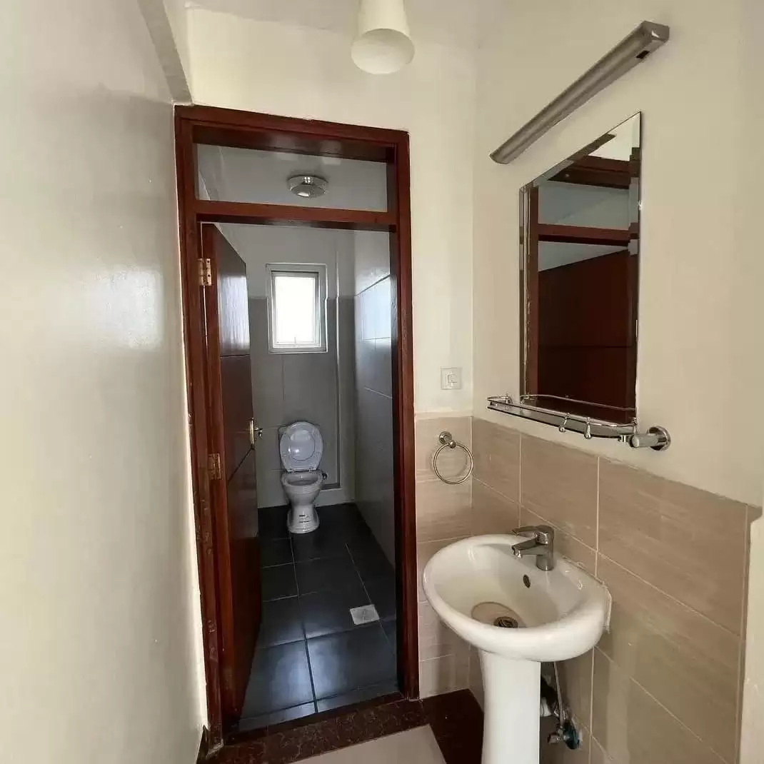 3 bedroom apartment with dsq for rent in Kileleshwa Image