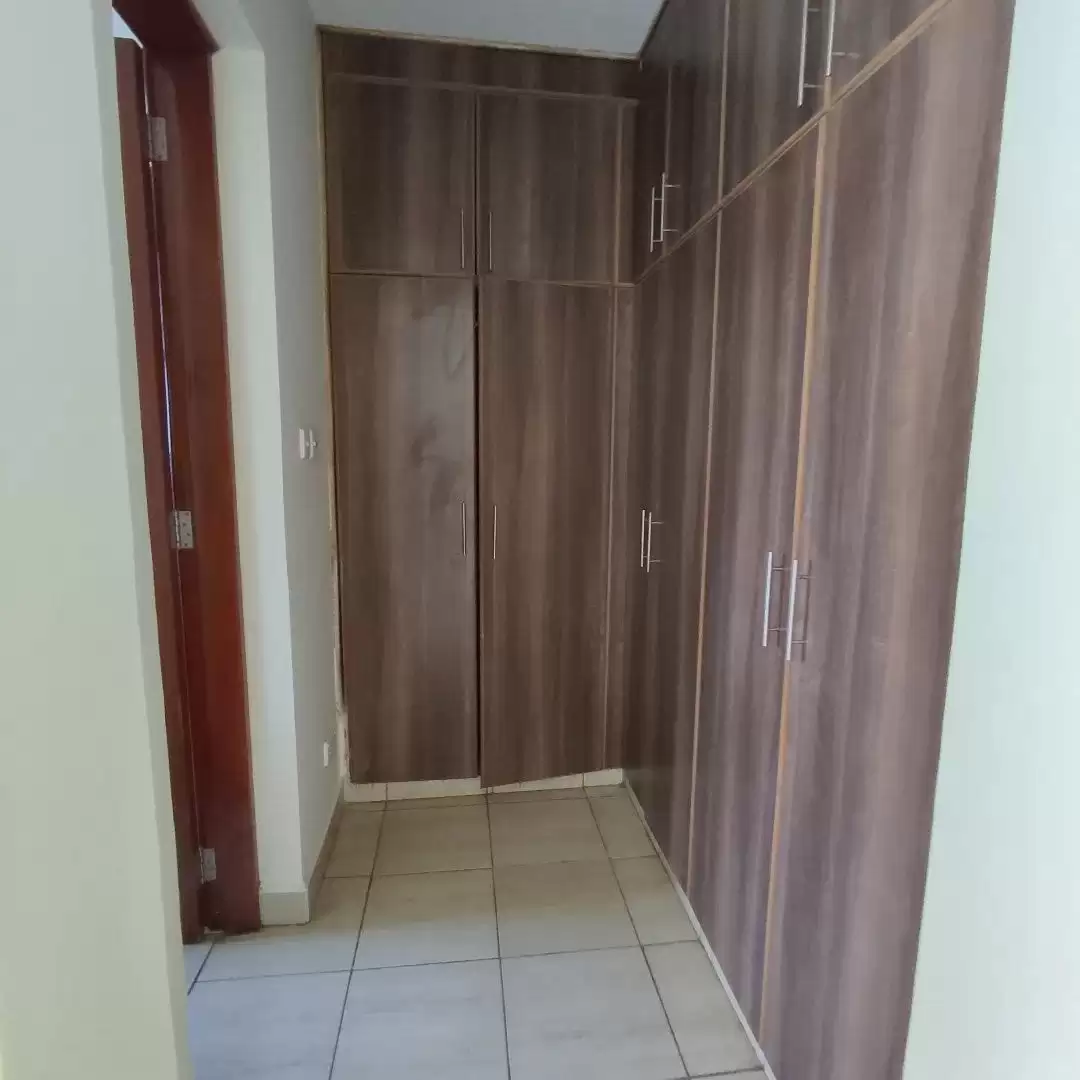 3 bedroom apartment with sq for rent in Kilimani Image