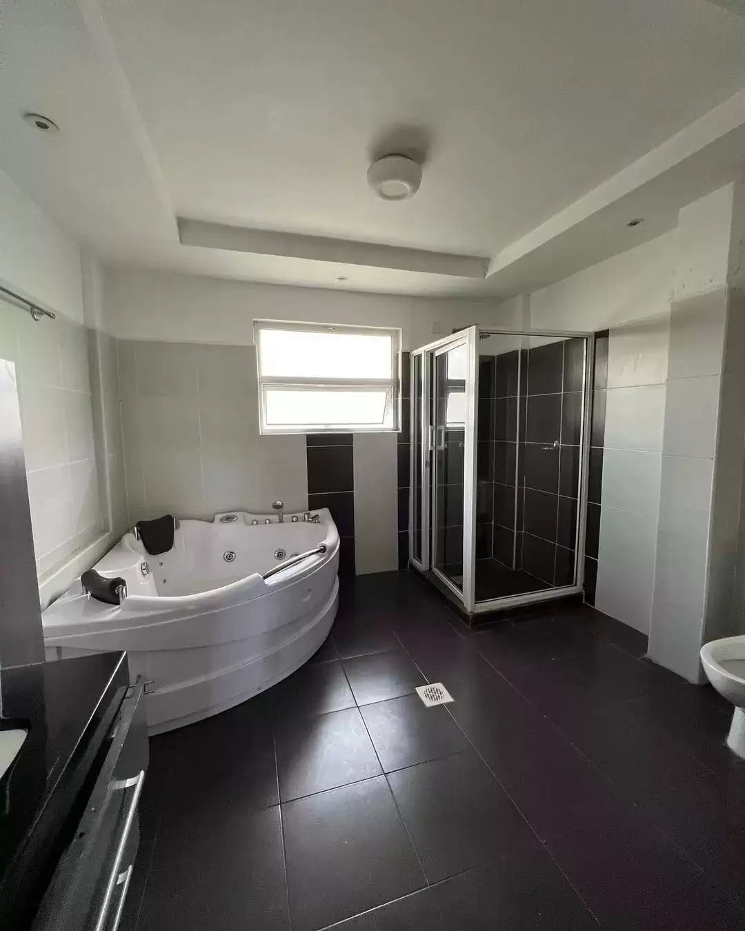 4 bedroom apartment for rent in Kileleshwa Image