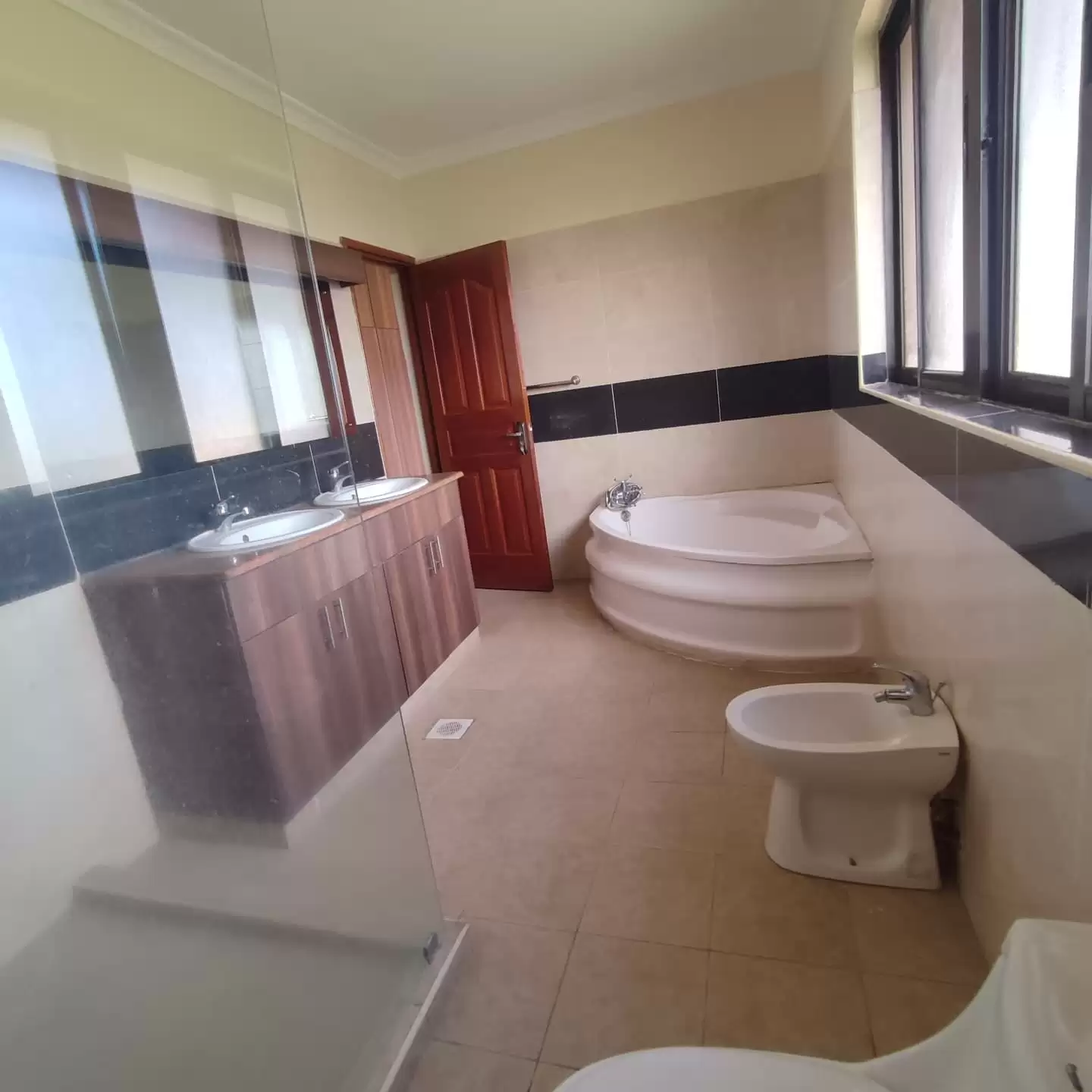 4 bedroom duplex penthouse for rent in Kileleshwa Image