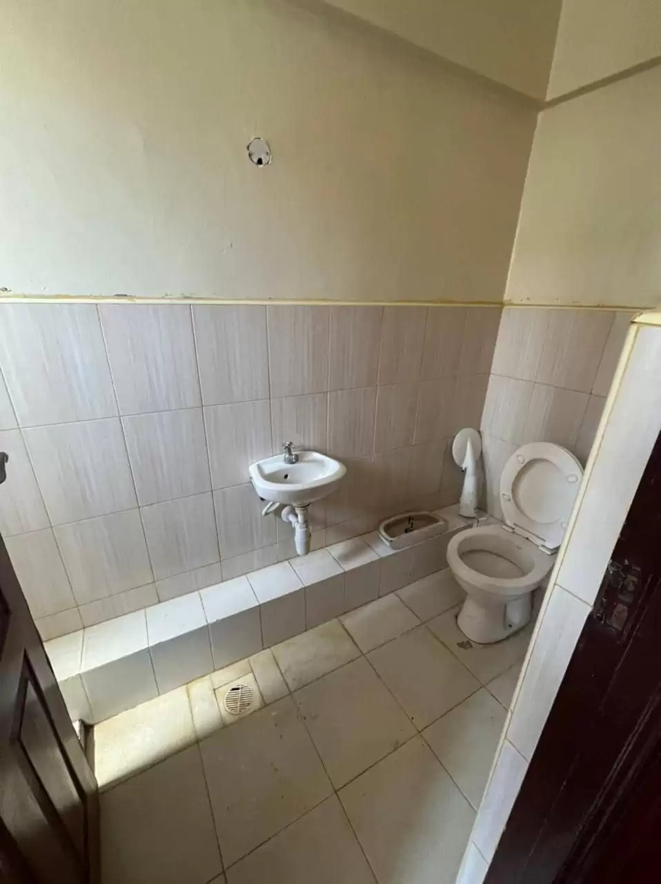 Magnificent 3 bedrooms, all ensuite, apartment with Dsq In Westlands, Nairobi City. Image