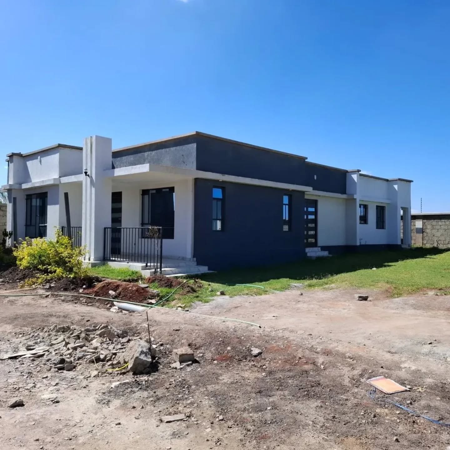 Flatroof 3 Bedroom Bungalow For Sale in Juja