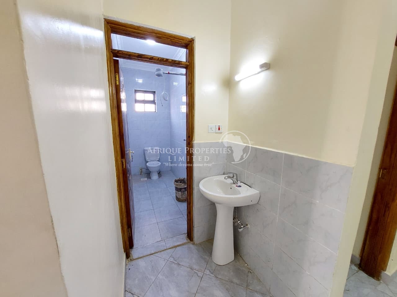 𝐒𝐩𝐚𝐜𝐢𝐨𝐮𝐬 & 𝐌𝐨𝐝𝐞𝐫𝐧 𝟑-𝐁𝐞𝐝𝐫𝐨𝐨𝐦 𝐁𝐮𝐧𝐠𝐚𝐥𝐨𝐰𝐬 for sale in ruiru Image