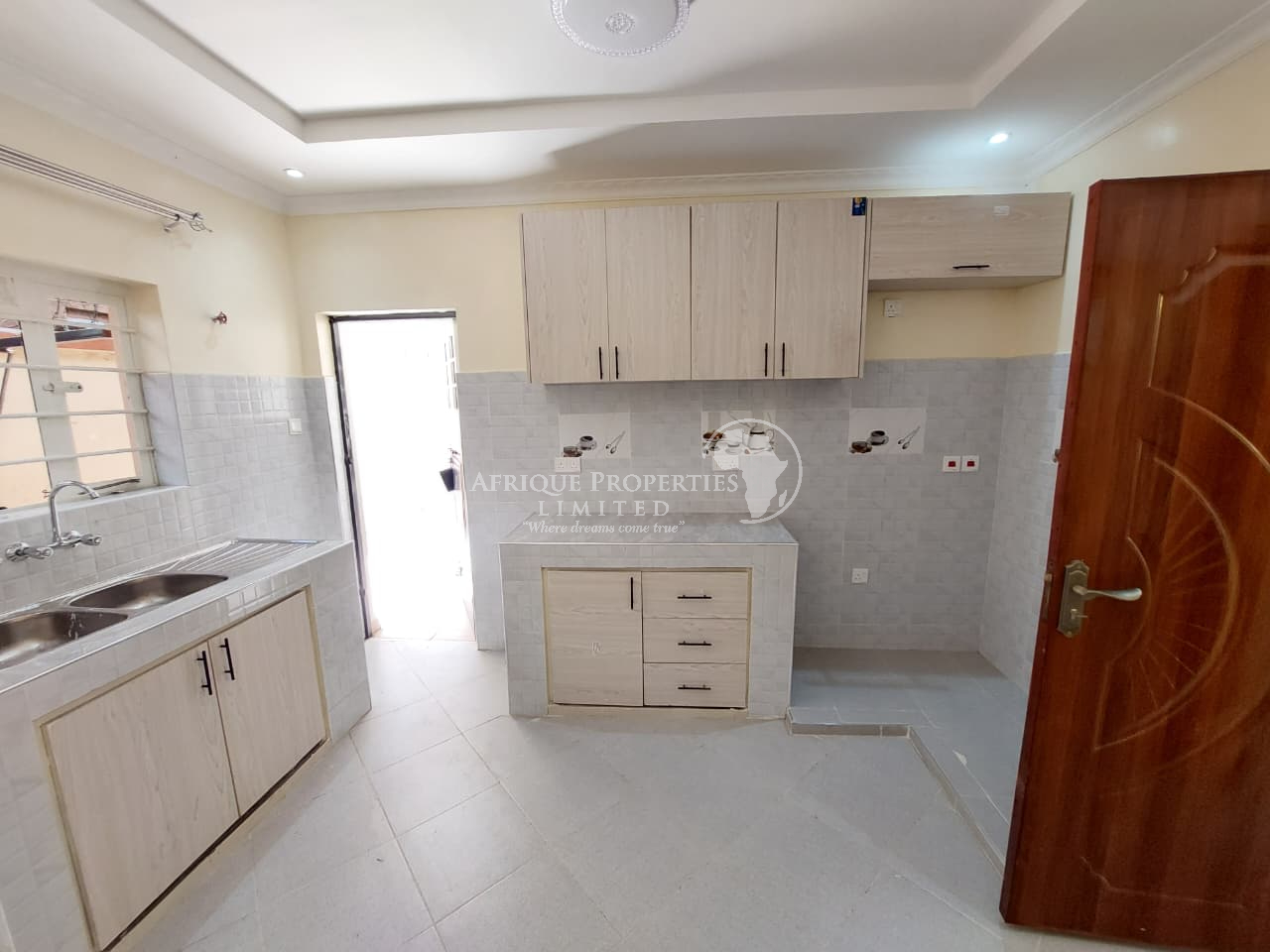 𝐌𝐨𝐝𝐞𝐫𝐧 𝟑 𝐁𝐞𝐝𝐫𝐨𝐨𝐦 𝐀𝐥𝐥-𝐄𝐧𝐬𝐮𝐢𝐭𝐞 𝐁𝐮𝐧𝐠𝐚𝐥𝐨𝐰 For Sale in Ruiru Matangi Image