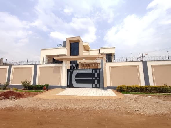 𝐄𝐥𝐞𝐠𝐚𝐧𝐭 𝟒-𝐁𝐞𝐝𝐫𝐨𝐨𝐦 𝐌𝐚𝐢𝐬𝐨𝐧𝐞𝐭𝐭𝐞 + 𝐃𝐒𝐐 For Sale in Thika,Golf View Estate