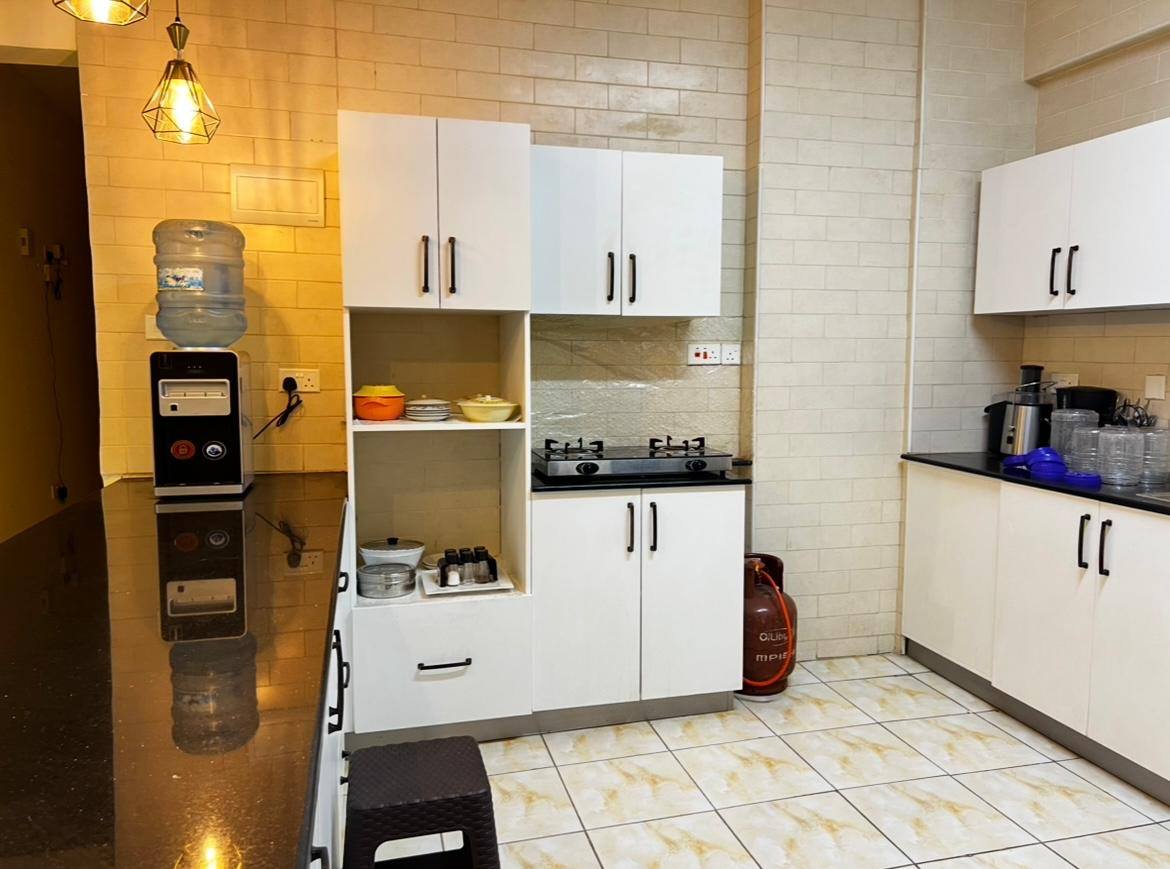 Fully Furnished 4 Bedroom Apartment To Let in 2nd Parklands Avenue Image