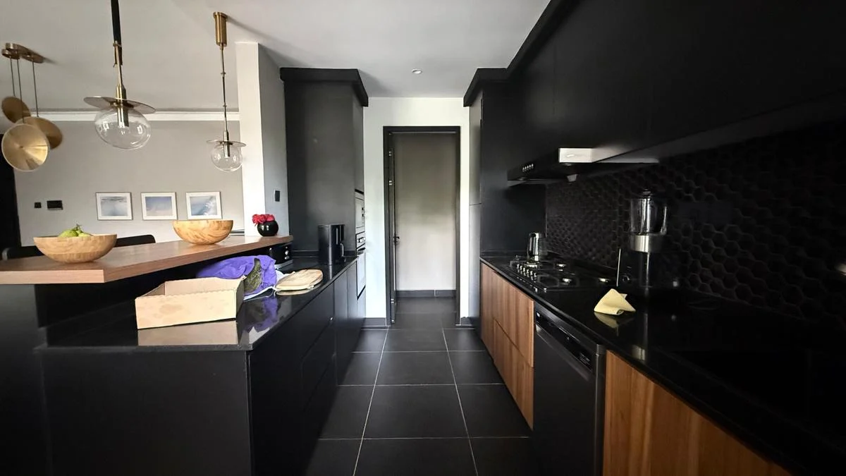 Furnished 2 bedroom Apartment ensuite to Let in Brookside Image