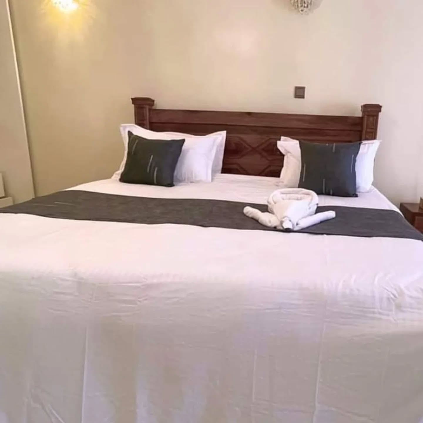 Furnished and unfurnished 5 bedroom villa for rent in Runda Image