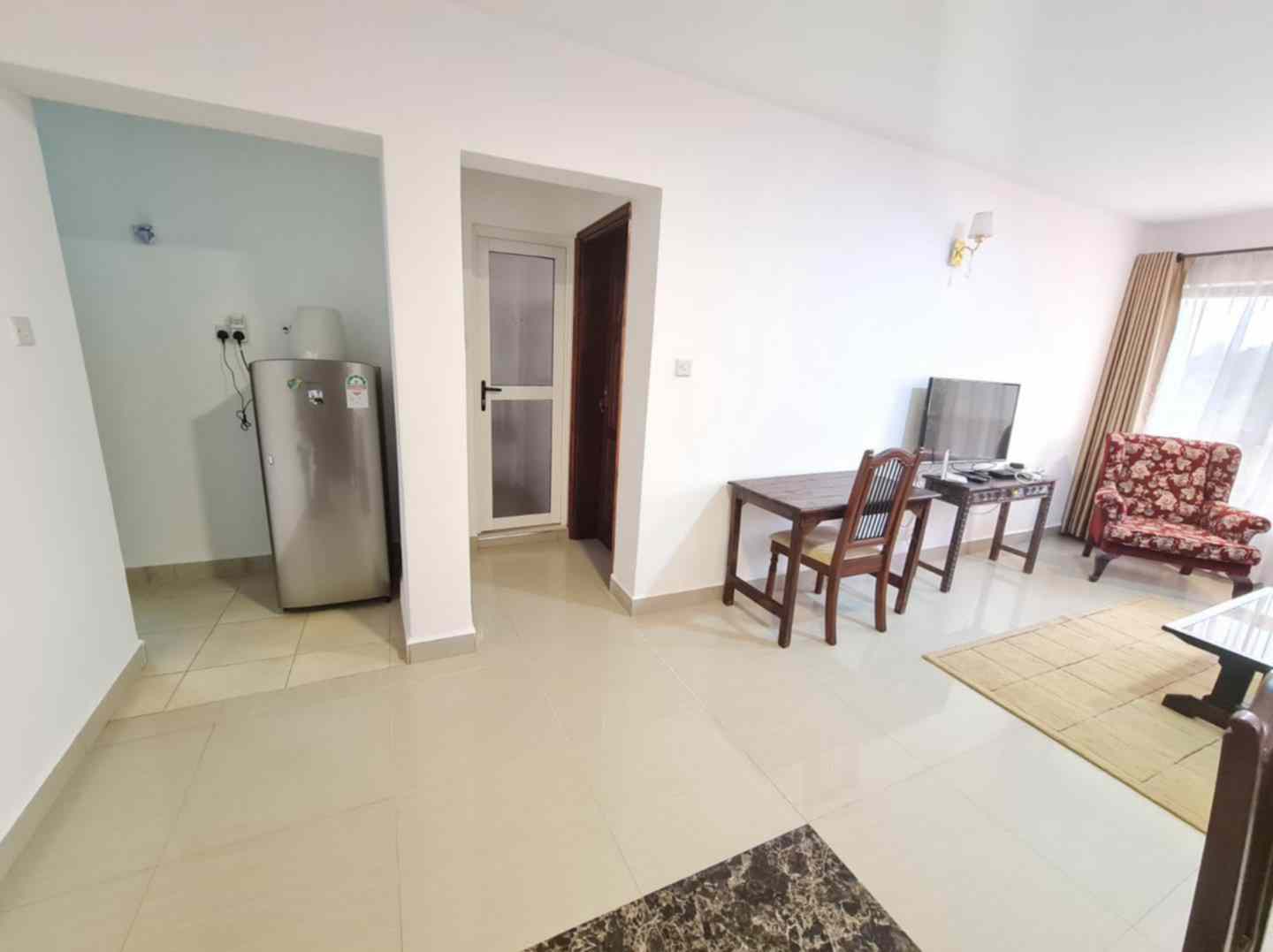 Spacious 1 bedroom fully furnished to let in Nyari Estate