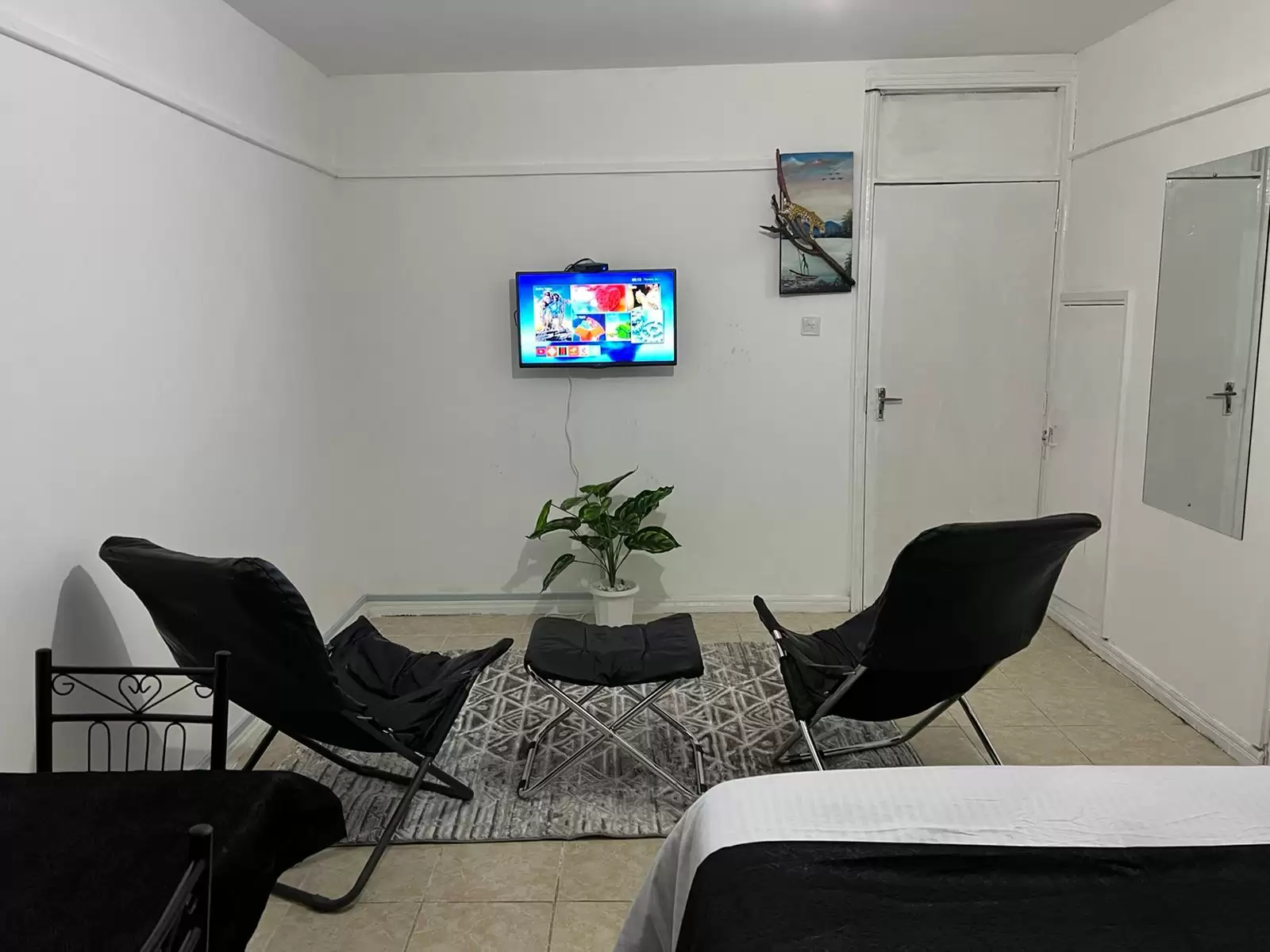 Spacious 1 Bedroom Fully Furnished In Westland Image