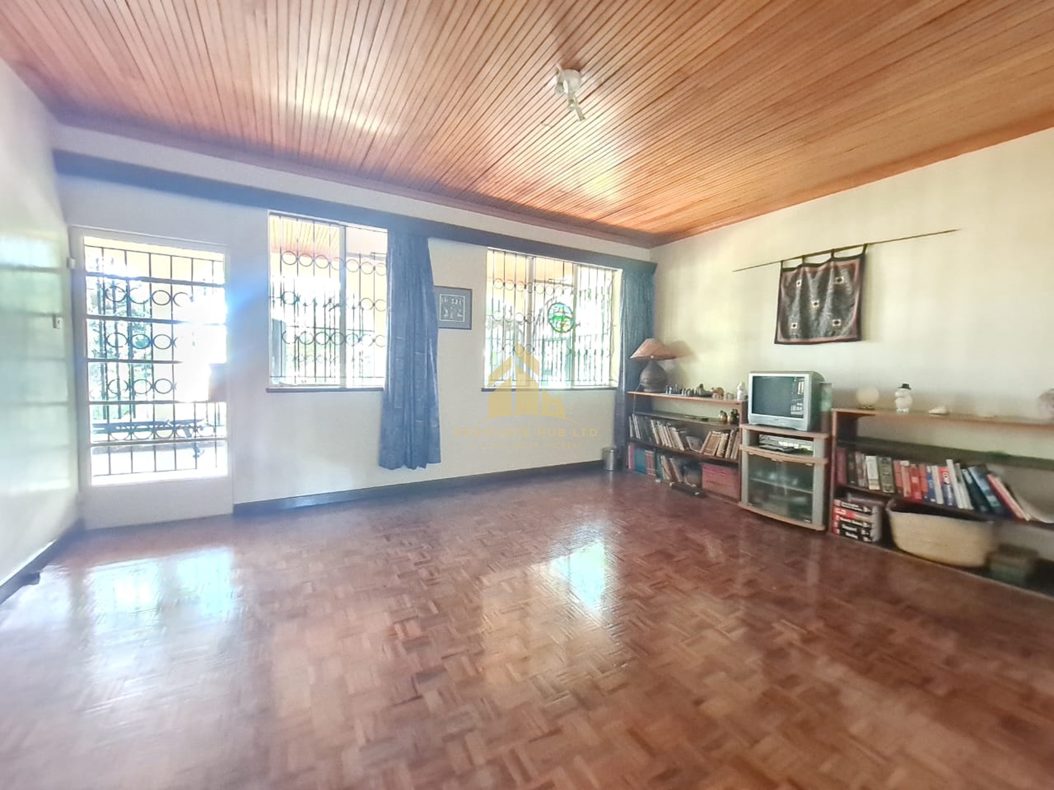 Furnished or Unfurnished 5 Bedroom Maisonette For Rent in Nyari