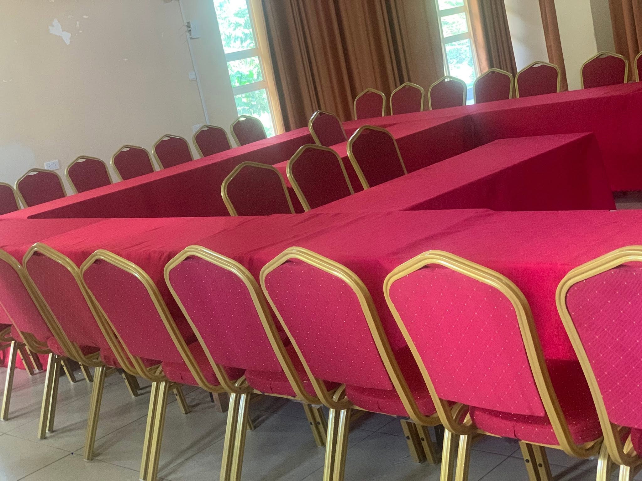 GARDEN HOTEL FOR SALE OR LEASE IN NAROK, MAASAI MARA ROAD