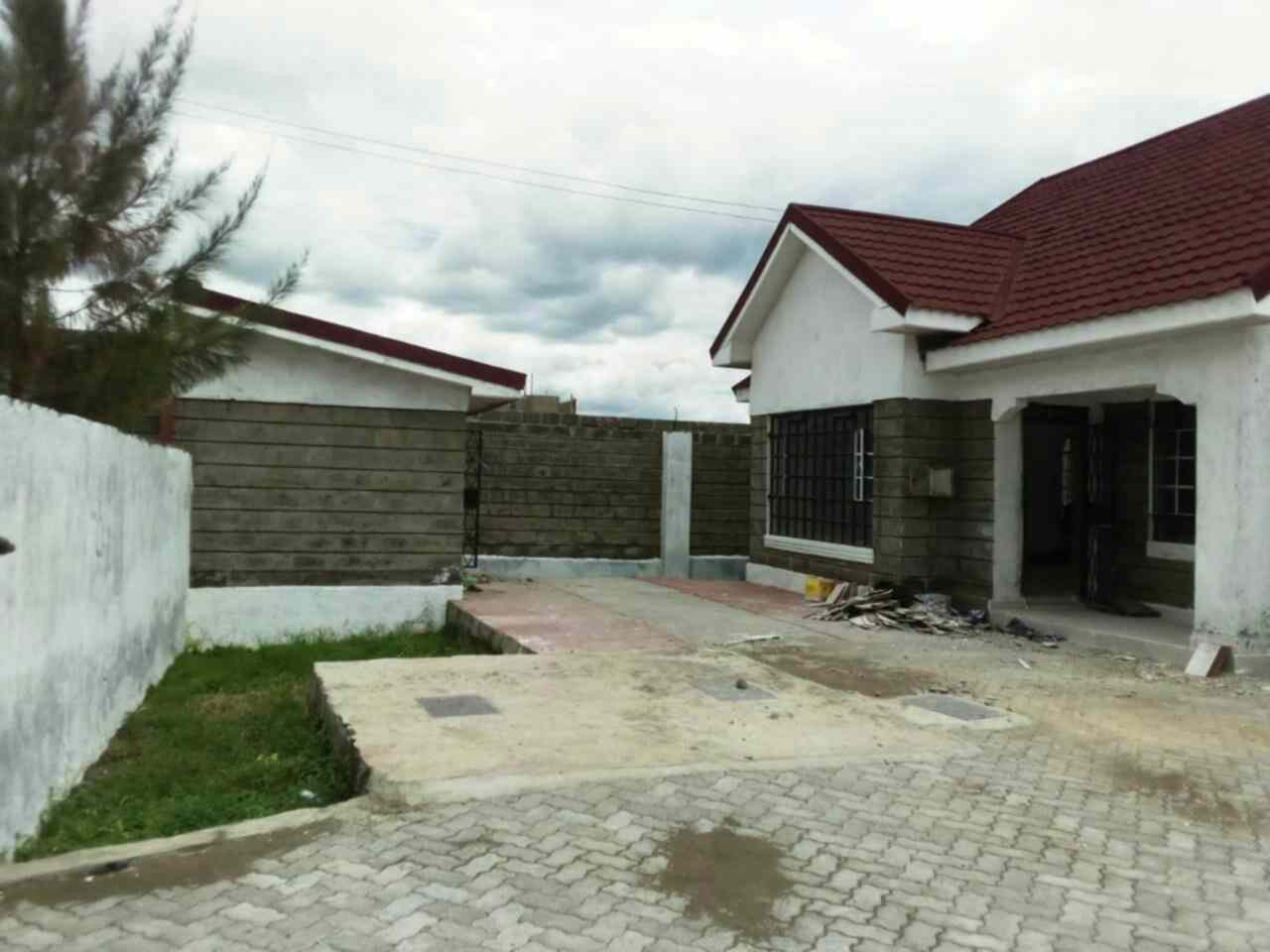 3 bedroom bungalow with dsq for sale in Ruiru Eastern bypass kamakis