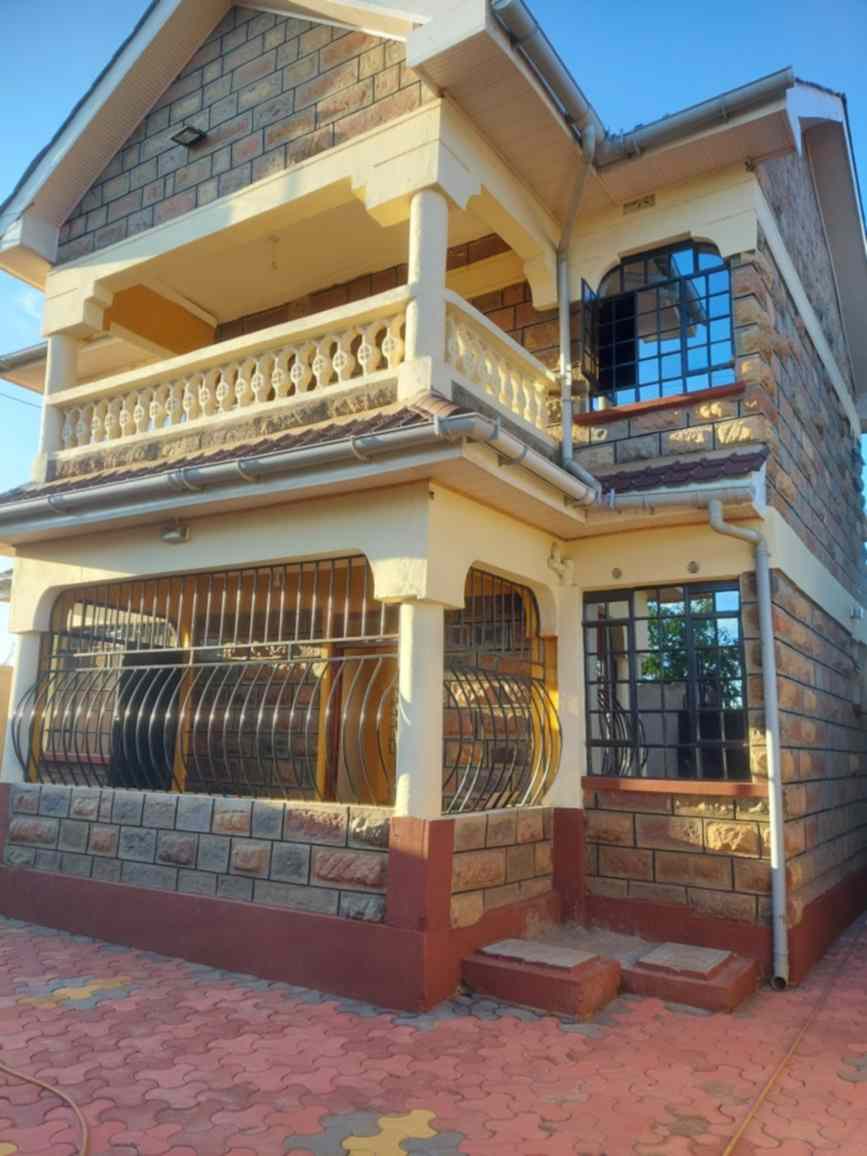 4 bedroom own compound house for rent in Juja