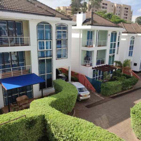 5 bedroom townhouse for rent in Lavington