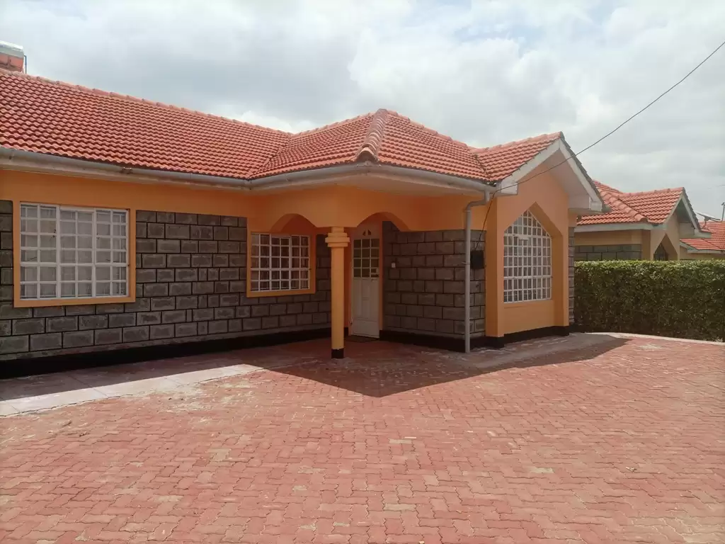 3 bedroom bungalow for sale in Kitengela Image