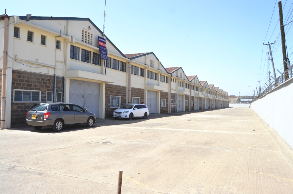 Godown To Let in Former Taj Mall Area, Outering Road